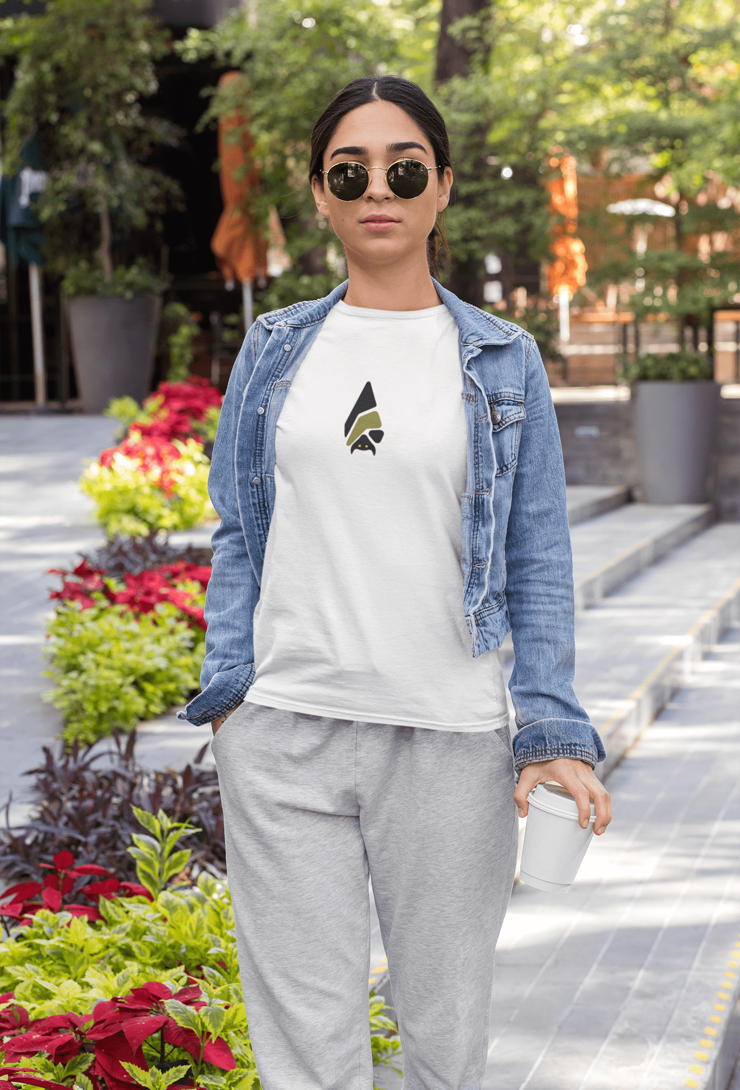 t-shirt-mockup-of-an-athleisure-styled-woman-32470-kopi t shirt mockup of an athleisure styled woman 32470 kopi